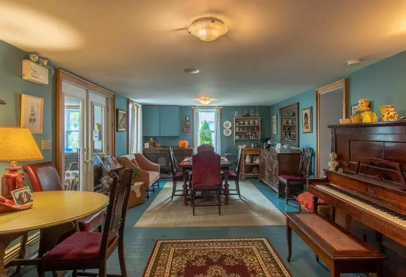 Hastings House Bed & Breakfast