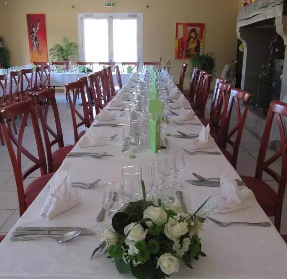 ホテル Hôtel Le Colombier