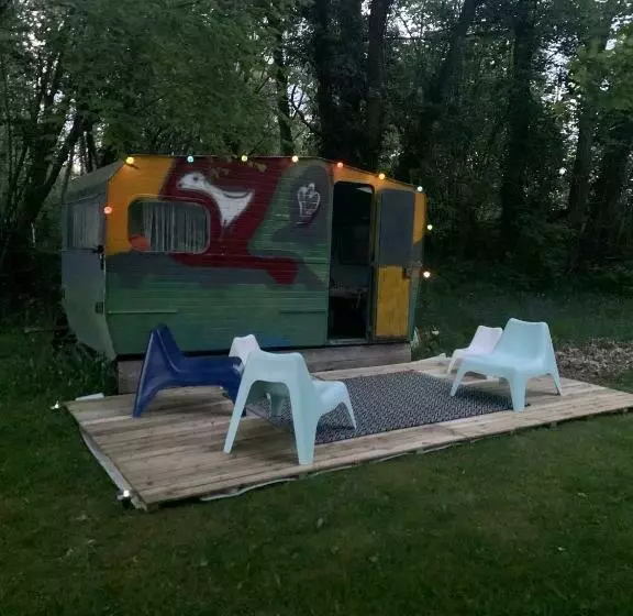 ペンション Domaine De La Jarrige