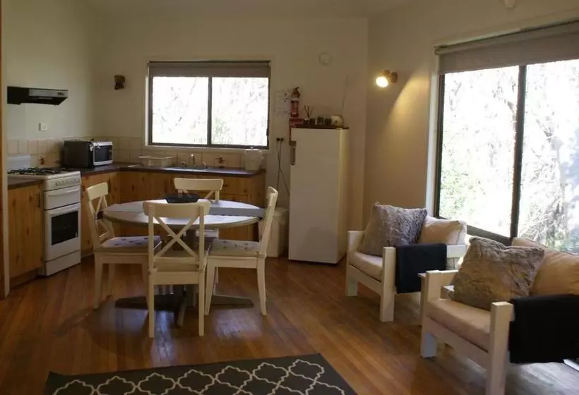 Majatalo Twin Falls Bush Cottages