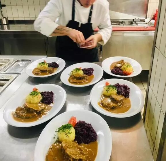 Majatalo Und Restaurant Post Prienbach