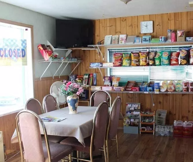 Raval Paradise Motel And Rv Park