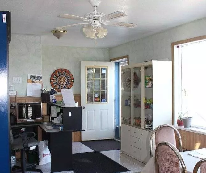 Raval Paradise Motel And Rv Park