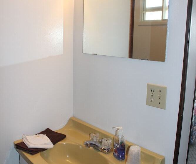 Raval Paradise Motel And Rv Park