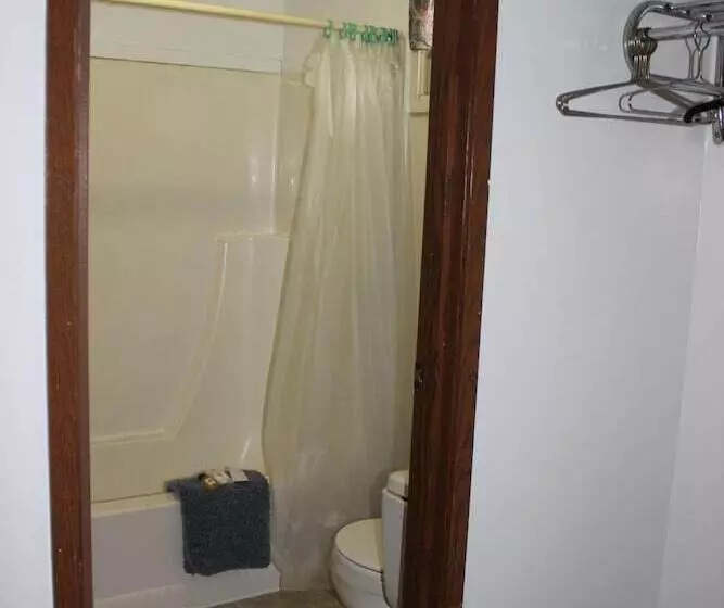 Raval Paradise Motel And Rv Park