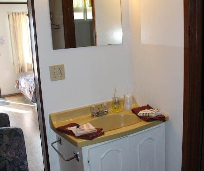 Raval Paradise Motel And Rv Park