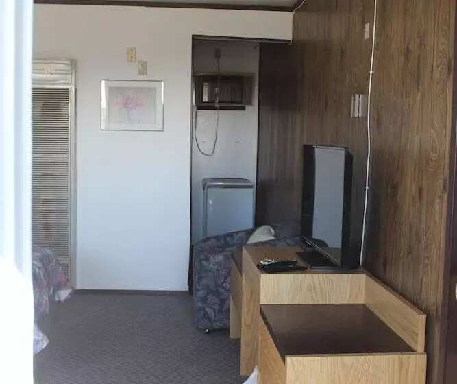 Raval Paradise Motel And Rv Park