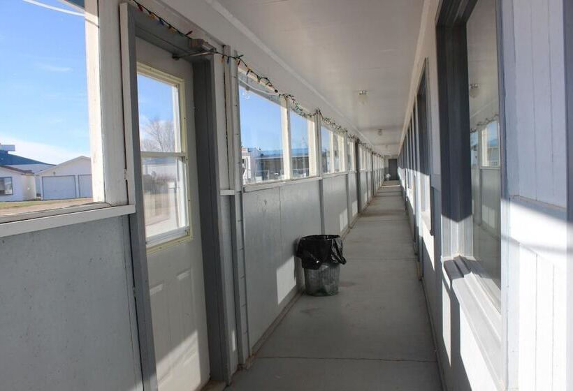 Raval Paradise Motel And Rv Park