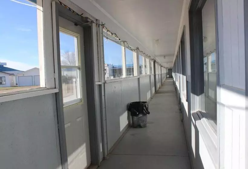 Raval Paradise Motel And Rv Park