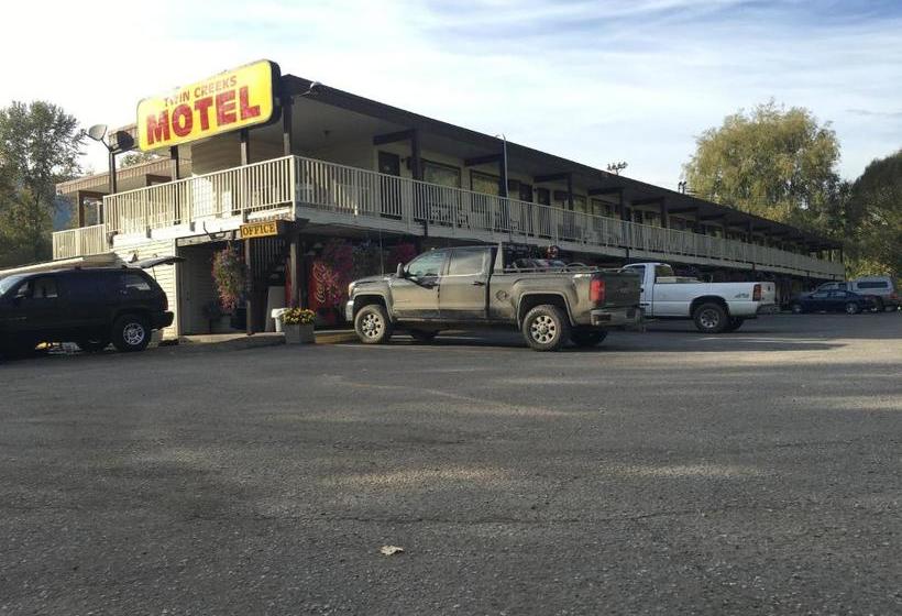 Twin Creeks Motel