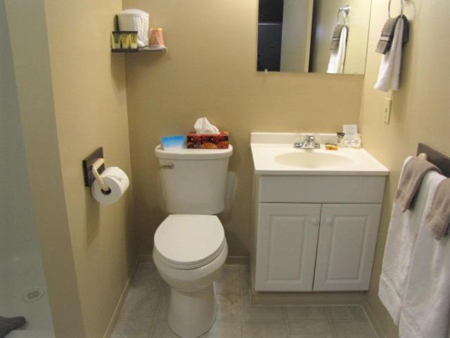 הוסטל Bear Country Inn And Suites