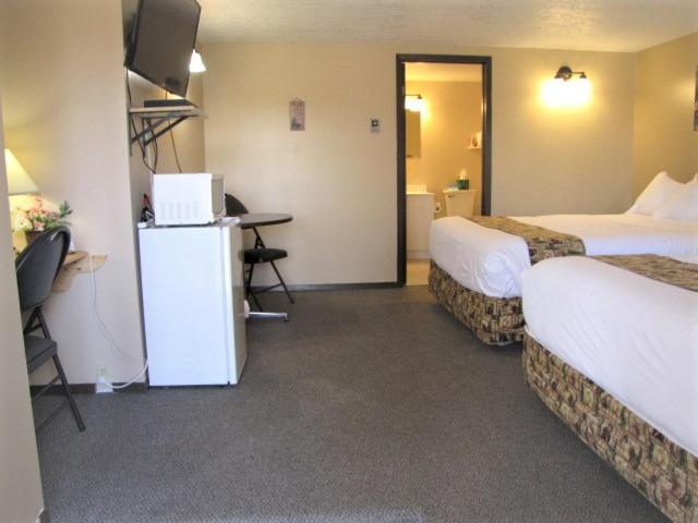 הוסטל Bear Country Inn And Suites