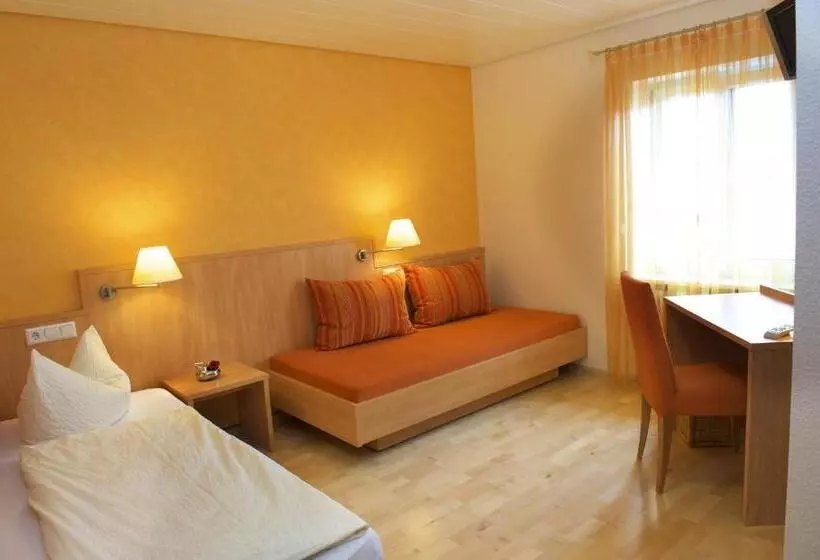 Retkeilymaja Gasthof Zum Kreuz