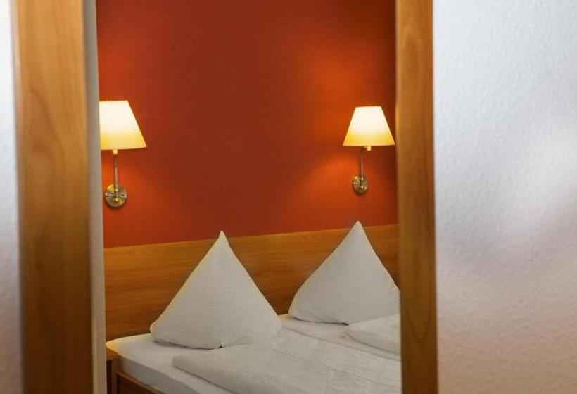 הוסטל Gasthof Zum Kreuz