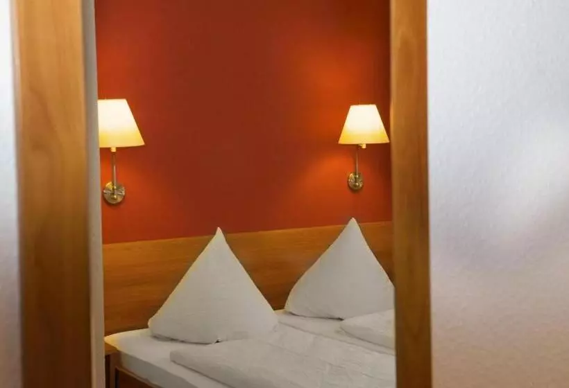 Retkeilymaja Gasthof Zum Kreuz