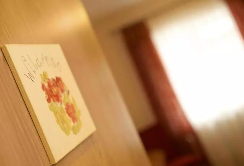 Retkeilymaja Gasthof Zum Kreuz