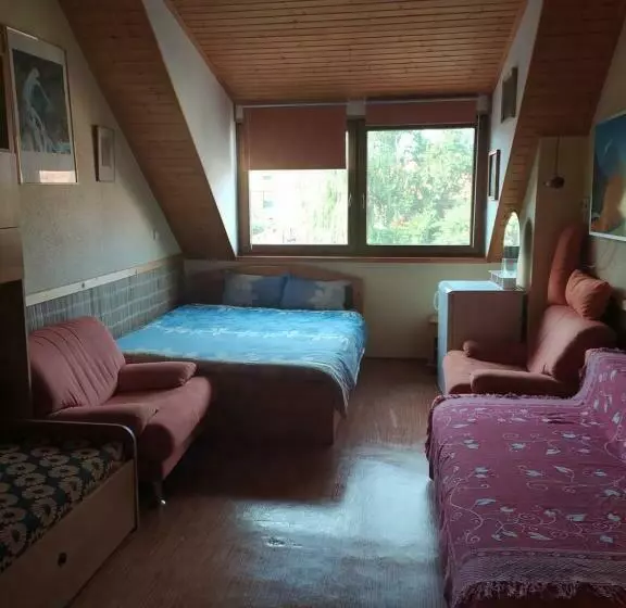 هاستل Penzion Slunce Nad Vinným Sklepem