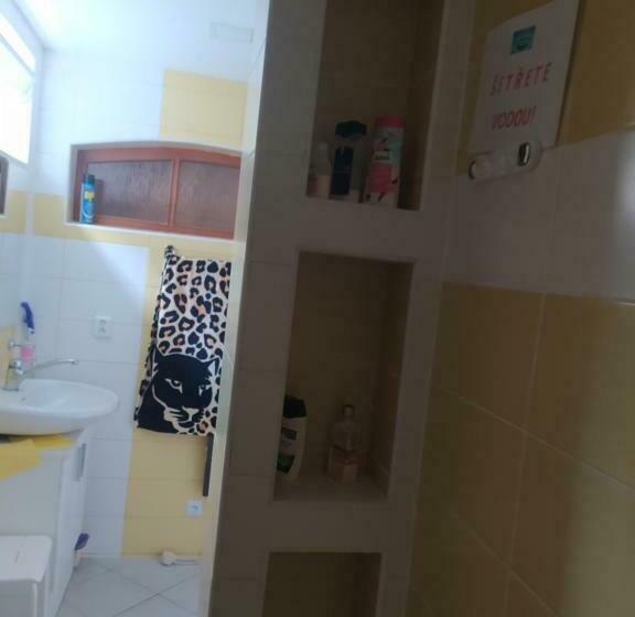 ユースホステル Penzion Slunce Nad Vinným Sklepem