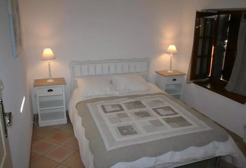 ベッドアンドブレックファースト Chambres Lou Castel