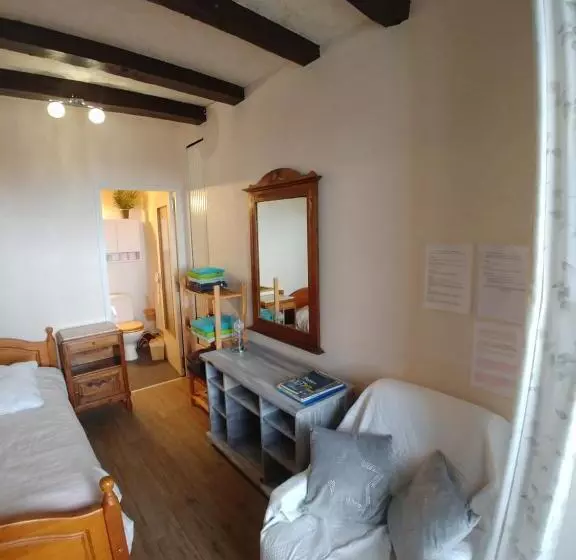 ベッドアンドブレックファースト Chambres D Hotes Manoir Le Cristal  Futuroscope à Petit Prix