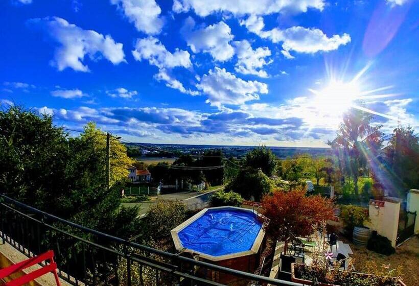 Bed and Breakfast Chambres D Hotes Manoir Le Cristal  Futuroscope à Petit Prix