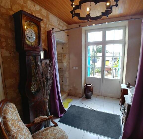 Bed and Breakfast Chambres D Hotes Manoir Le Cristal  Futuroscope à Petit Prix