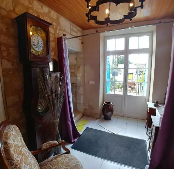 ベッドアンドブレックファースト Chambres D Hotes Manoir Le Cristal  Futuroscope à Petit Prix