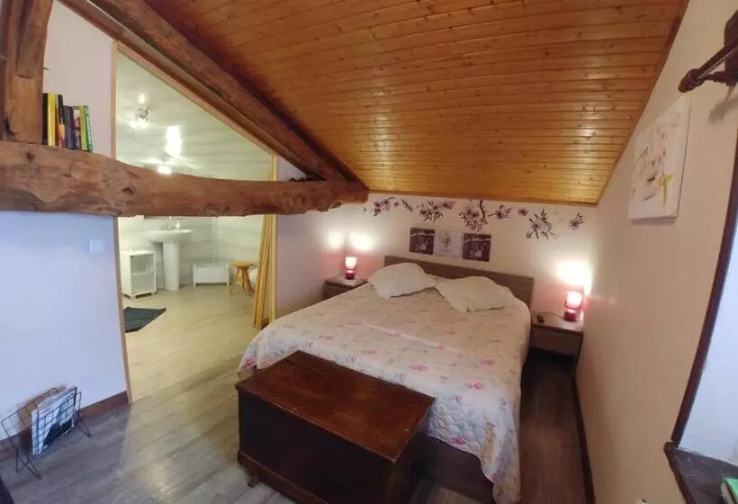 ベッドアンドブレックファースト Chambres D Hotes Manoir Le Cristal  Futuroscope à Petit Prix