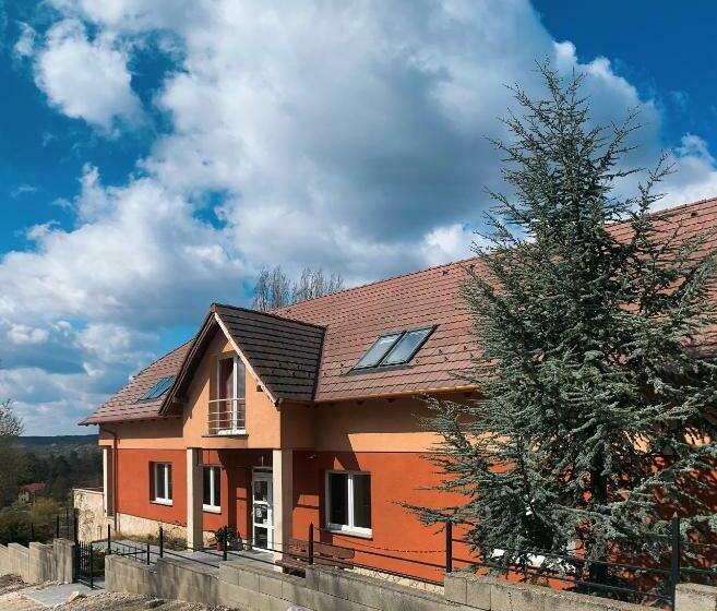 住宿加早餐  Tündérszikla Panzió