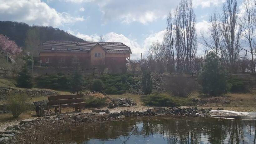 住宿加早餐  Tündérszikla Panzió