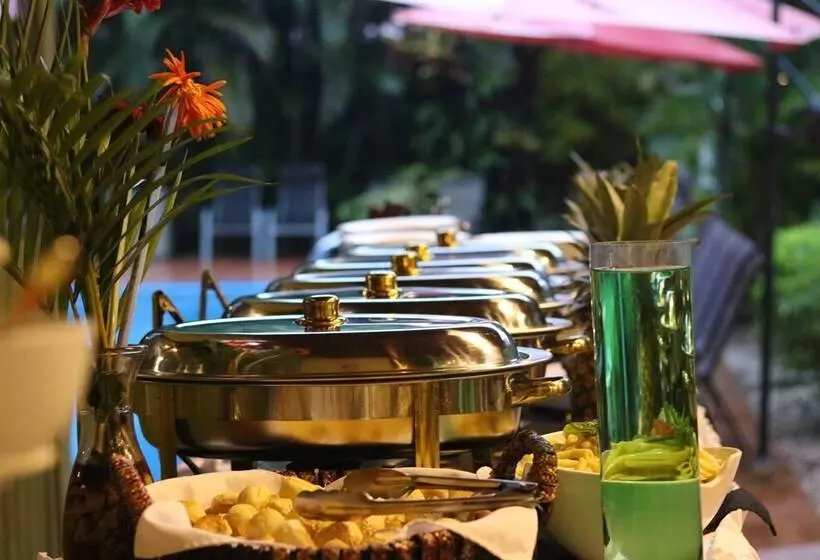 Hotelli Guacima Country Inn