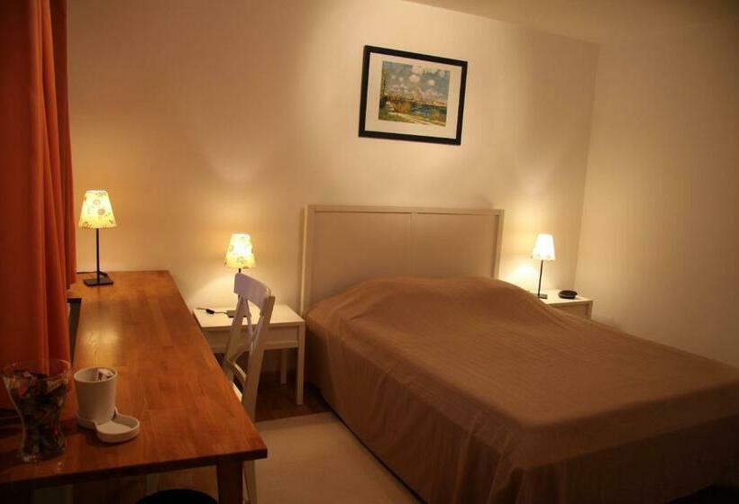 בית מלון כפרי Hôtel Les Charmilles De Mormal