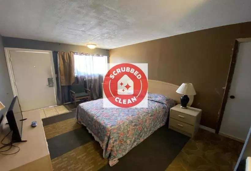 ホテル Oyo  Cyril Ok Us277