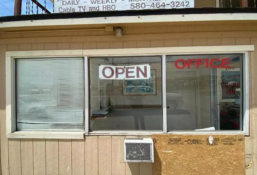 ホテル Oyo  Cyril Ok Us277