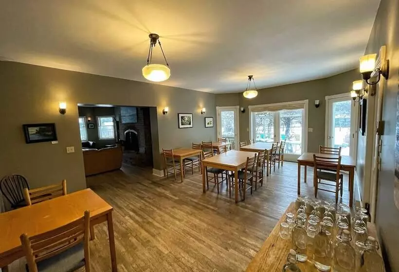 هتل The Edenwild Boutique Inn