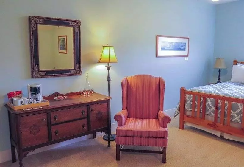 هتل The Edenwild Boutique Inn