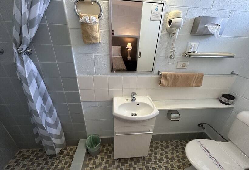 汽车旅馆 Warren Motor Inn