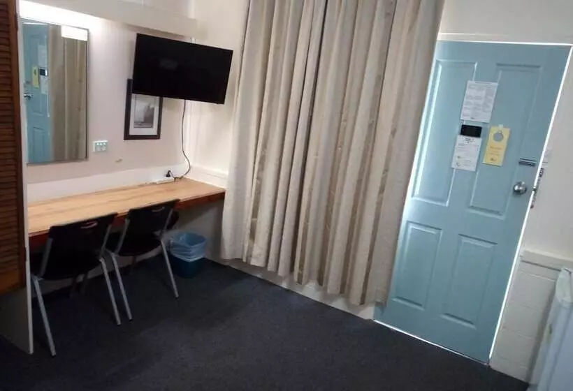 モーテル Warren Motor Inn