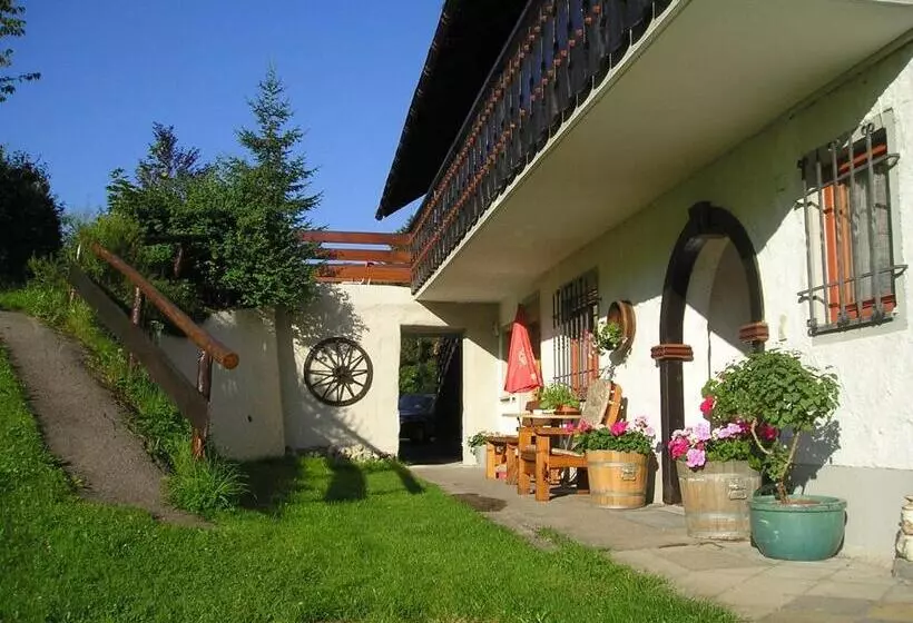 Majatalo Gästehaus Schlegel