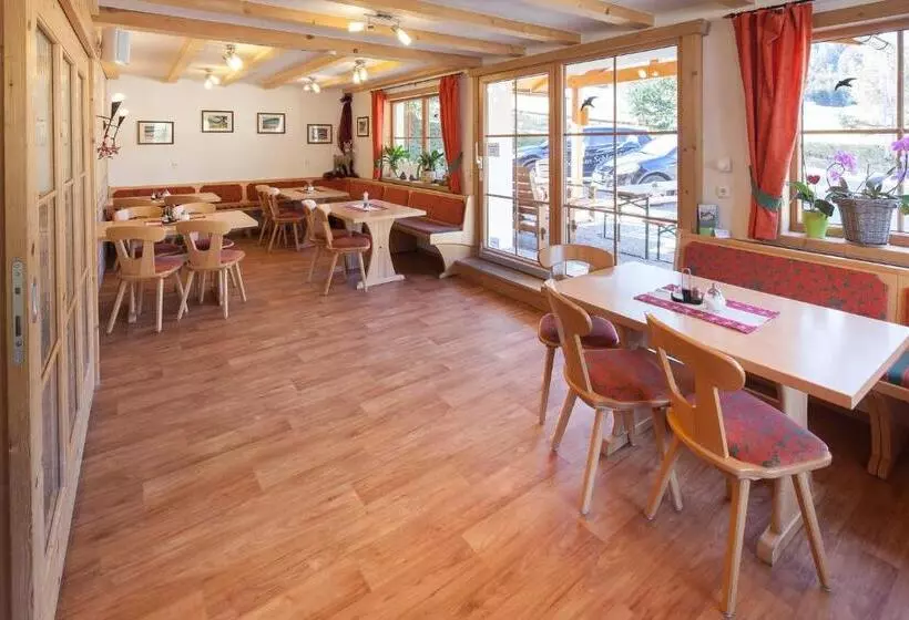 Majatalo Gästehaus Schlegel