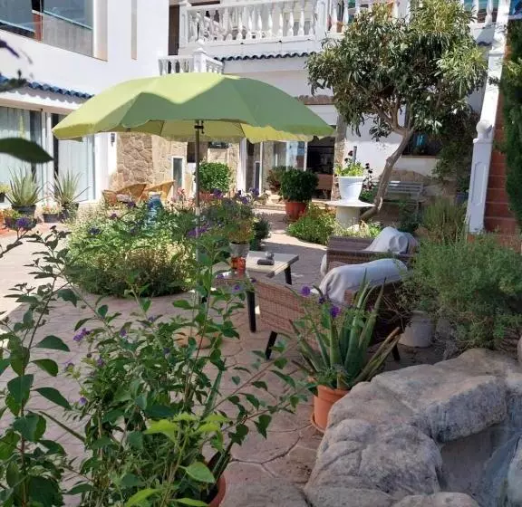 Pensión Isla   Couples Only