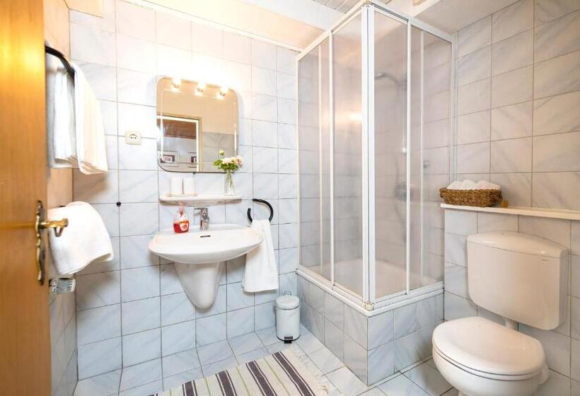 فندق صغير Ferienwohnungen Am Sonnenhang