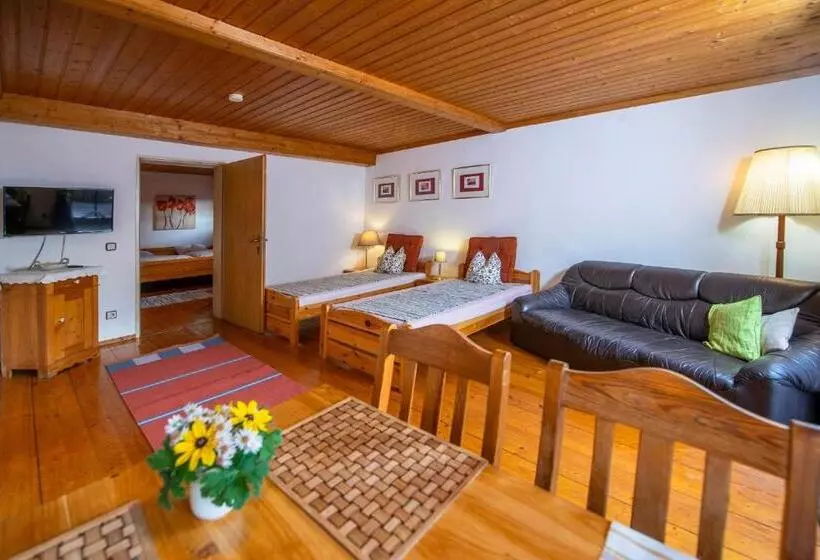 Retkeilymaja Ferienwohnungen Am Sonnenhang