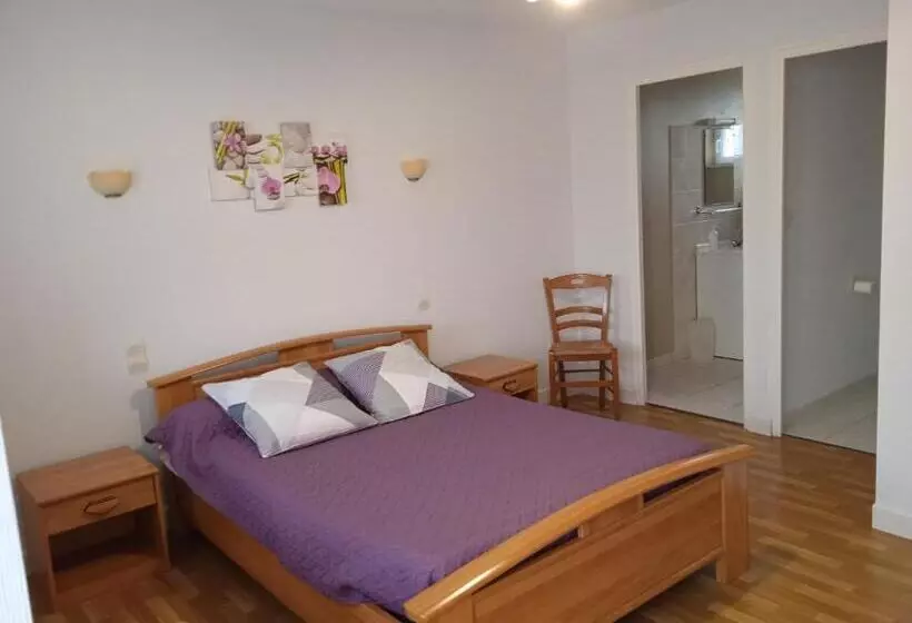 Aamiaismajoitus (B&B) Chambres D'hôtes Le Petit Angle