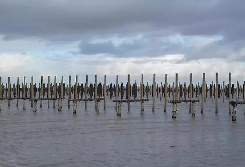 Aamiaismajoitus (B&B) Chambres D'hôtes Le Petit Angle