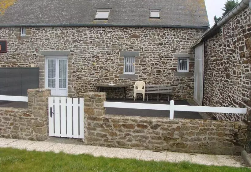 Aamiaismajoitus (B&B) Chambres D'hôtes Le Petit Angle