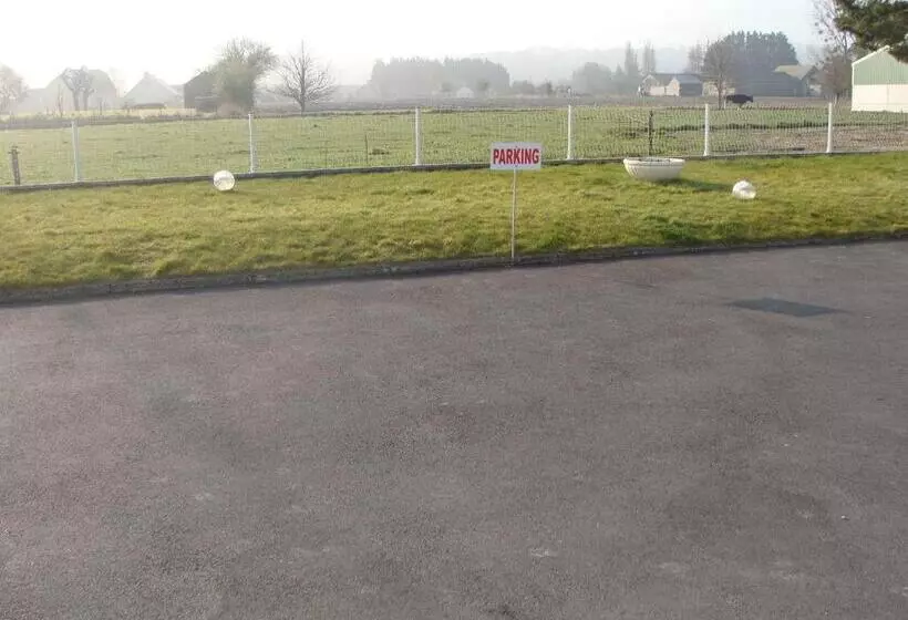 Aamiaismajoitus (B&B) Chambres D'hôtes Le Petit Angle