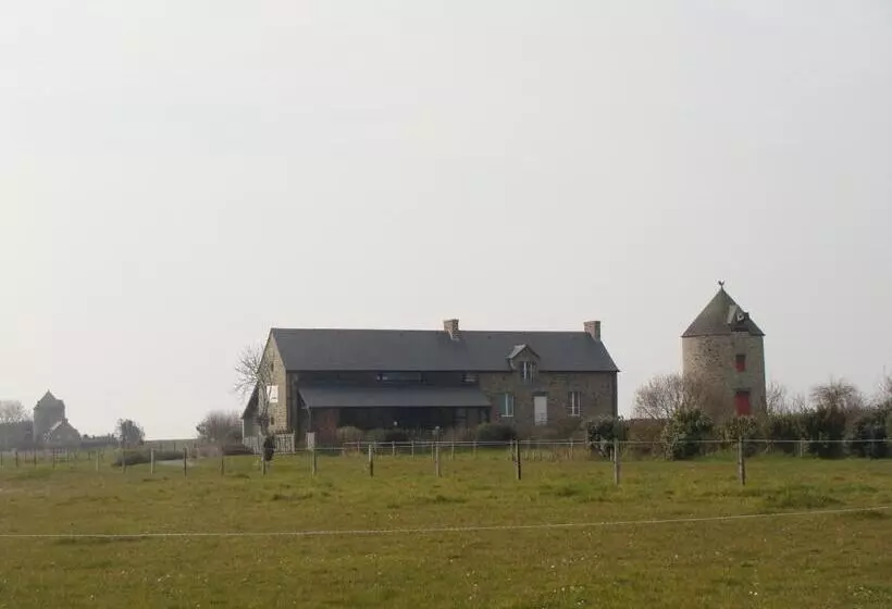 Aamiaismajoitus (B&B) Chambres D'hôtes Le Petit Angle