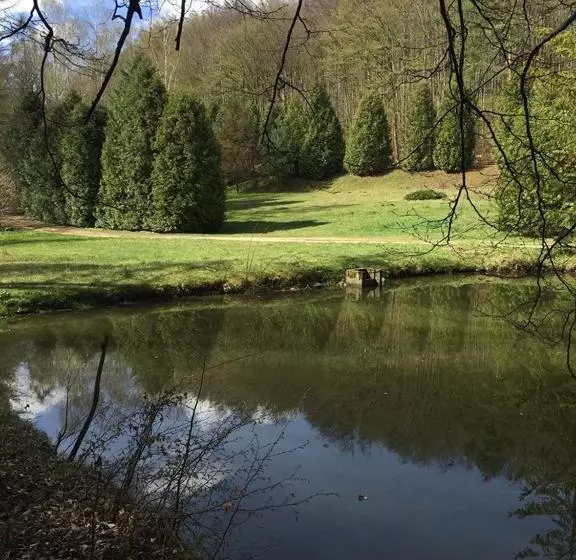 Aamiaismajoitus (B&B) Pénzpataki Vadászház