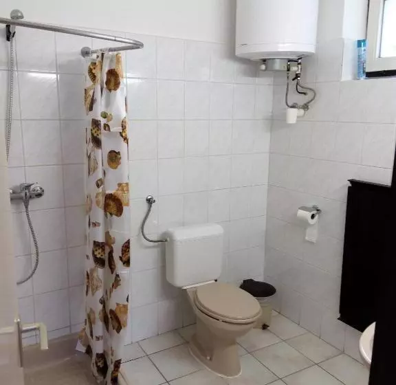 Aamiaismajoitus (B&B) Pénzpataki Vadászház